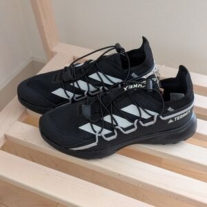 NWT Adidas Terrex Voyager 21 Hiking Shoes In Black and White, Sz 7.5